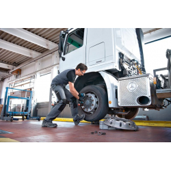 Bosch GDS 18V-1000 Solo Akülü Darbeli Somun Sıkma 18V 1000 Nm (Akü ve Şarj Cihazı Yok)-06019J8300